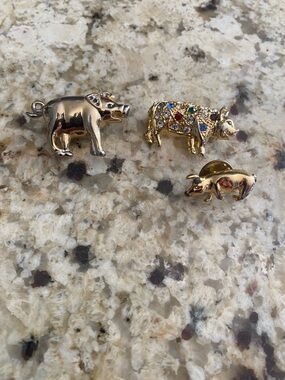 Gold tone pig pin bundle